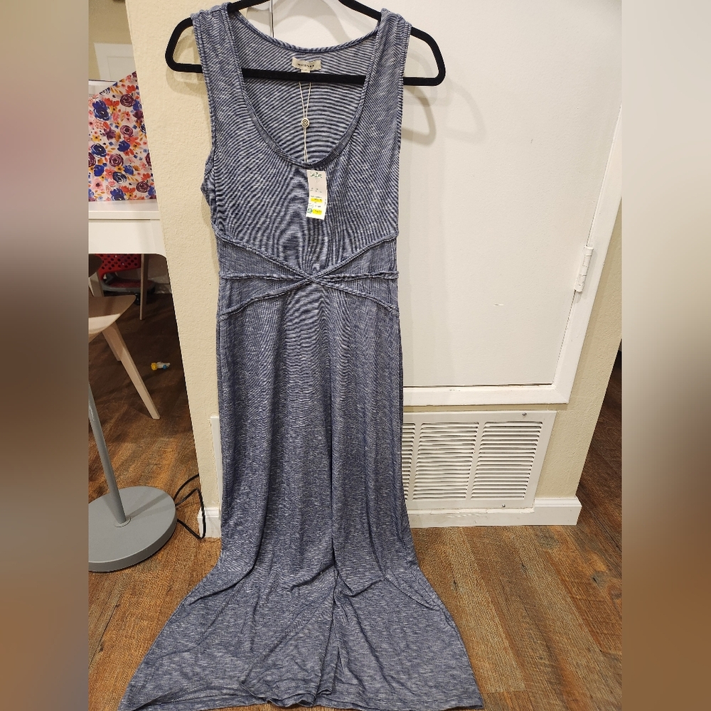 Max Studio NWT Size L Maxi Dress